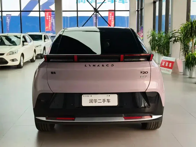 Lynk & Co Z20 — Фото автомобиля 4