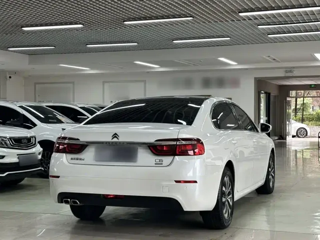 Citroen C6 — Фото автомобиля 23