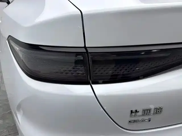BYD Seal 05 DM-i — Фото автомобиля 11