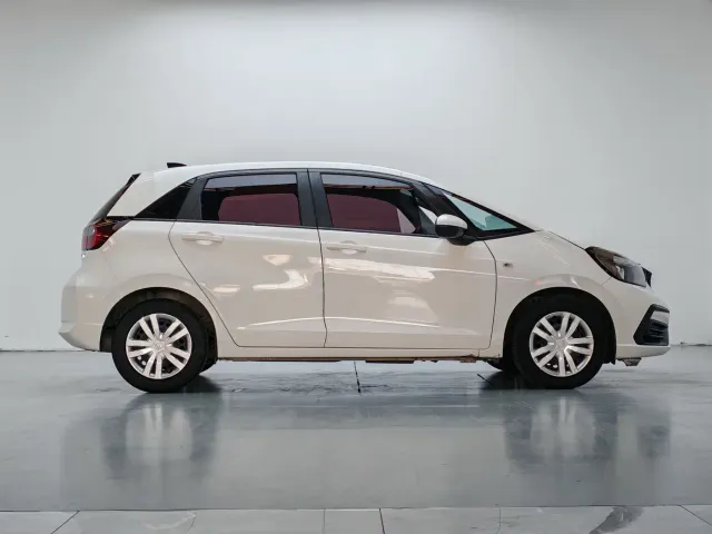 Honda Fit — Фото автомобиля 7