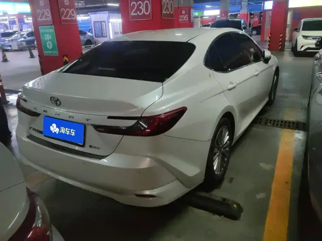 Toyota Camry — Фото автомобиля 3