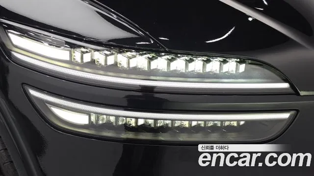 Genesis GV70 — Фото автомобиля 7
