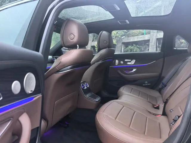 Mercedes-Benz E-Class — Фото автомобиля 6