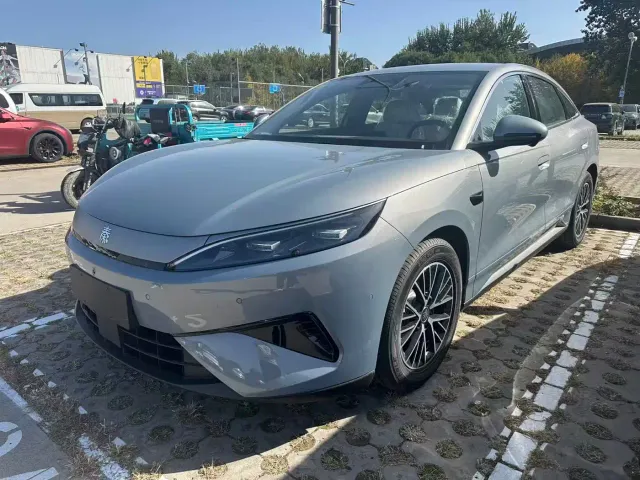 Фотография автомобиля — BYD Qin MAX
