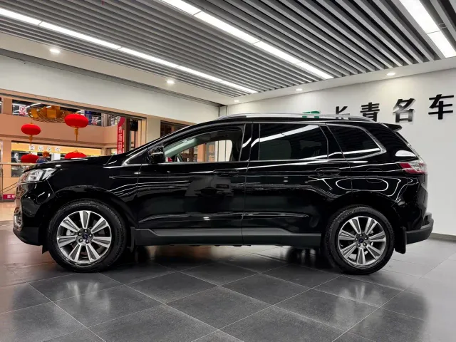 Ford Edge — Фото автомобиля 3