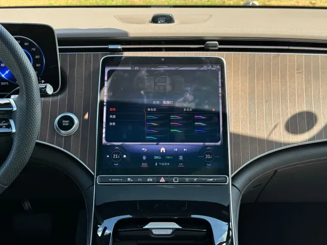 Mercedes-Benz EQE SUV — Фото автомобиля 18