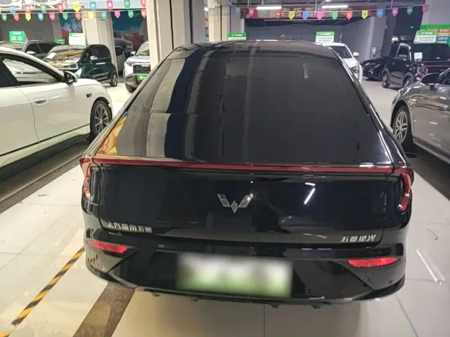 Wuling Starlight — Фото автомобиля 5