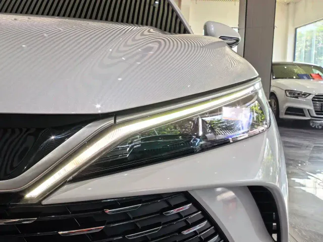 BYD Qin L — Фото автомобиля 24