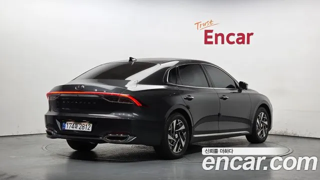 Hyundai Grandeur — Фото автомобиля 2