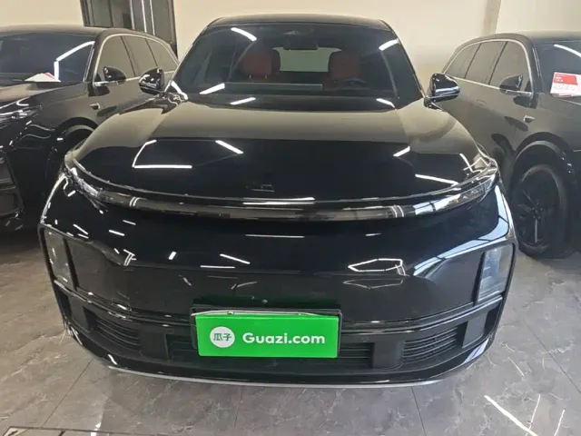 Li Auto L8 — Фото автомобиля 2