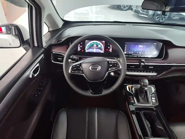 GAC Trumpchi M6 — Фото автомобиля 10