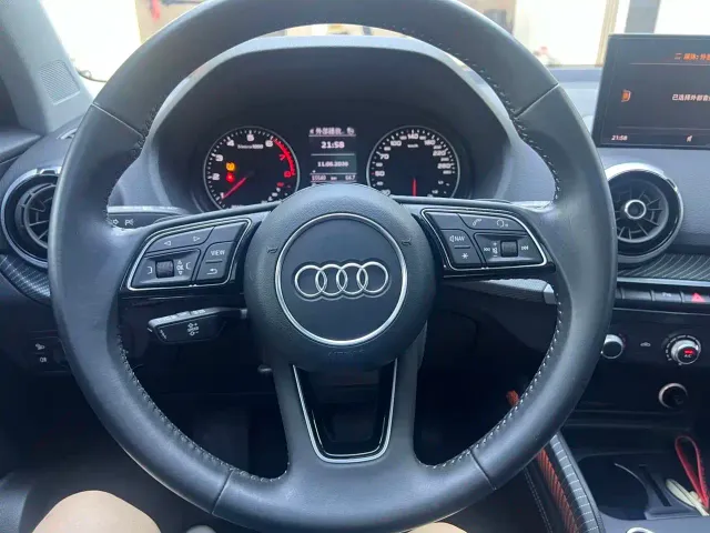 Audi Q2L — Фото автомобиля 8