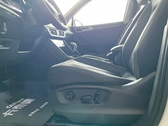 Volkswagen Tiguan L — Фото автомобиля 15