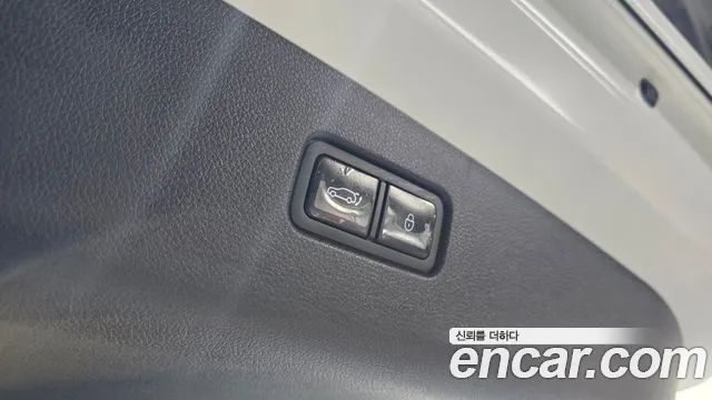 Genesis GV70 — Фото автомобиля 24