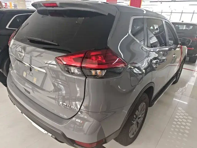 Nissan X-Trail — Фото автомобиля 6
