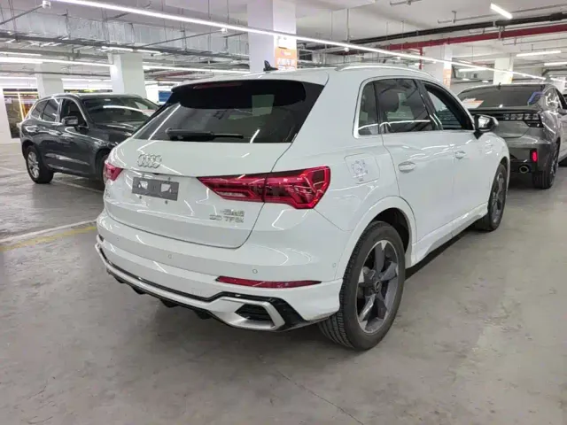 Audi Q3 — Фото автомобиля 6