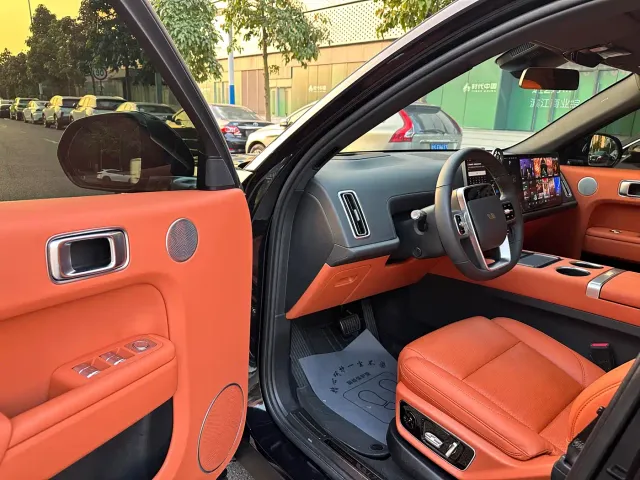 Li Auto L7 — Фото автомобиля 9