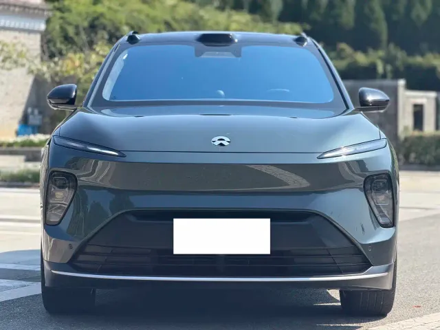 Nio ES8 — Фото автомобиля 3