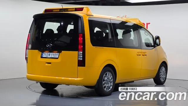 Hyundai Staria Staria — Фото автомобиля 2