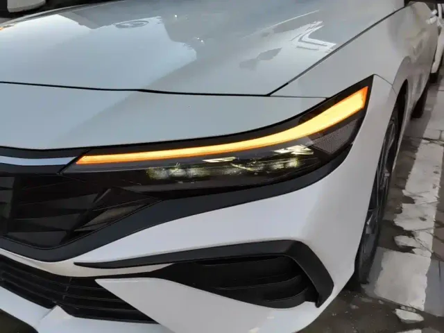 Hyundai Elantra — Фото автомобиля 23