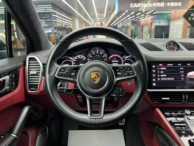Porsche Cayenne — Фото автомобиля 11