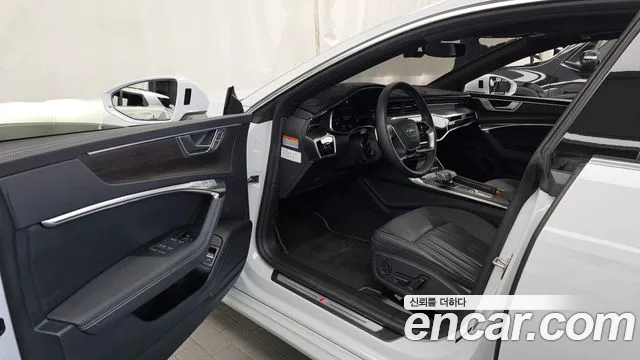 Audi A7 4K — Фото автомобиля 15