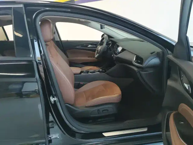 Buick Regal — Фото автомобиля 8