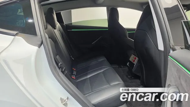 Tesla Model 3 — Фото автомобиля 16
