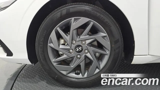 Hyundai Avante CN7 — Фото автомобиля 5