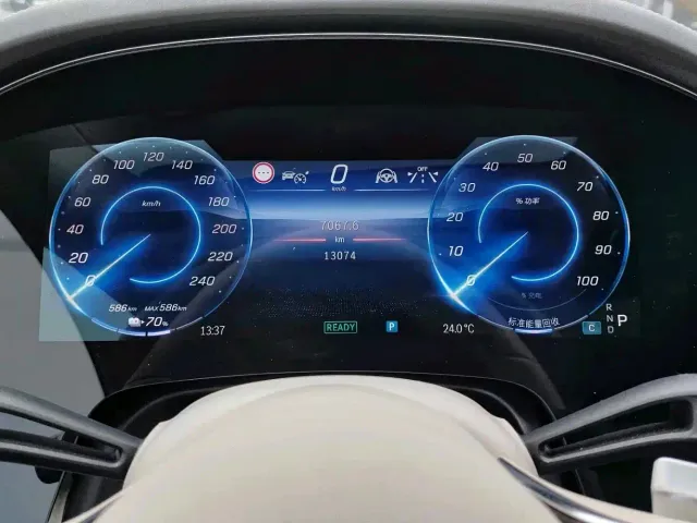 Mercedes-Benz EQS — Фото автомобиля 4
