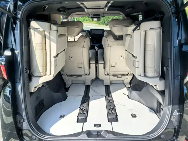Toyota Alphard — Фото автомобиля 20