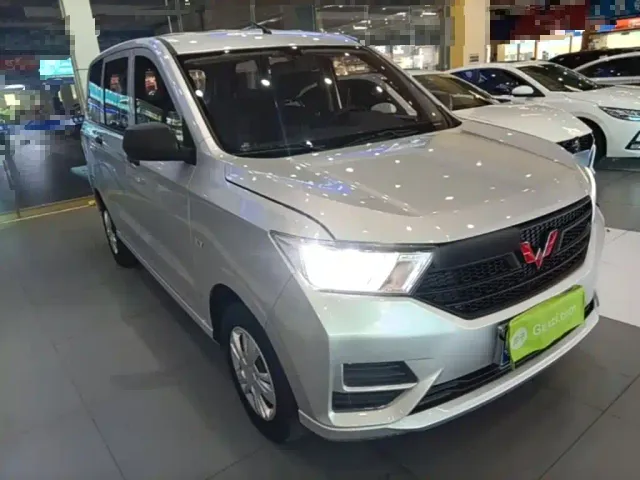 Wuling Hongguang — Фото автомобиля 3