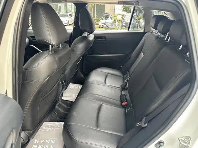 Toyota Corolla Cross — Фото автомобиля 9