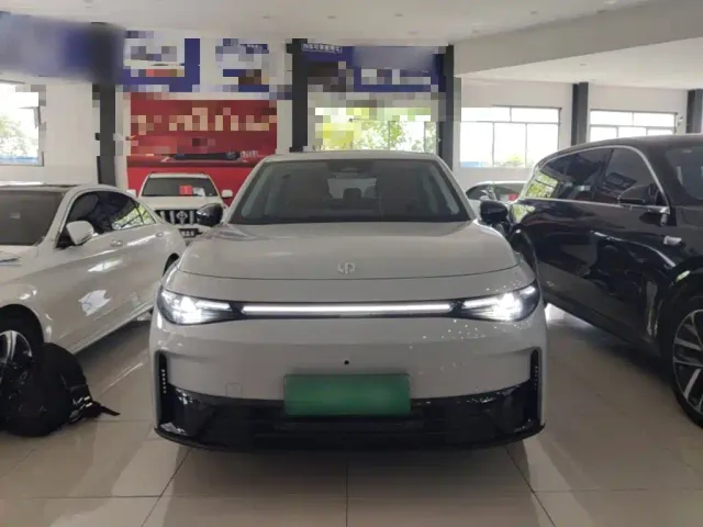 Leapmotor C10 — Фото автомобиля 2