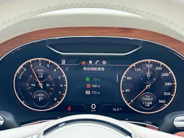 Bentley Flying Spur — Фото автомобиля 21