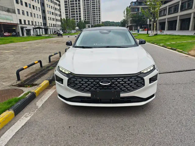 Ford Mondeo — Фото автомобиля 2