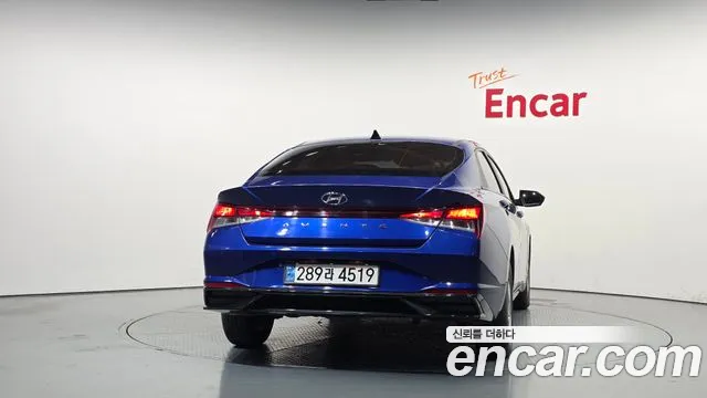 Hyundai Avante CN7 — Фото автомобиля 4
