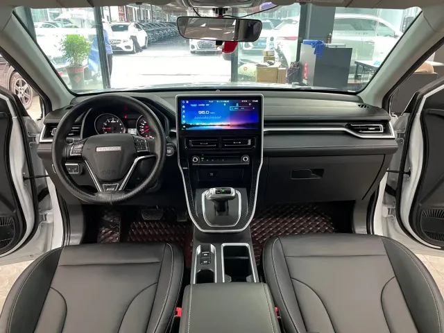 Haval M6 — Фото автомобиля 9
