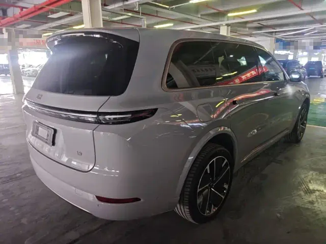 Li Auto L9 — Фото автомобиля 6