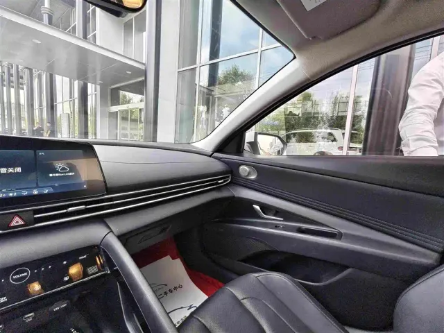 Hyundai Elantra — Фото автомобиля 13