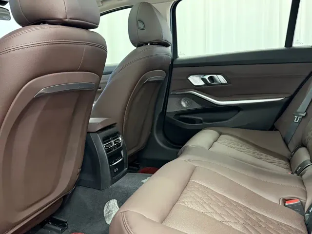 BMW 3 Series — Фото автомобиля 11