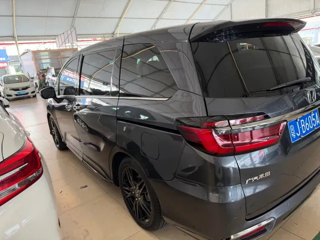 Honda Odyssey — Фото автомобиля 11