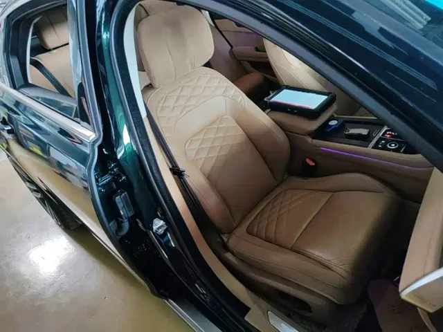 Jaguar XFL — Фото автомобиля 19