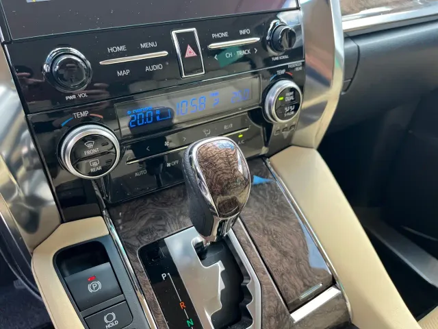 Toyota Vellfire — Фото автомобиля 18