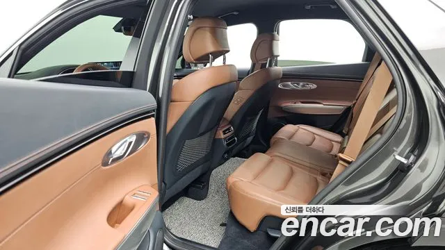 Genesis GV70 — Фото автомобиля 12