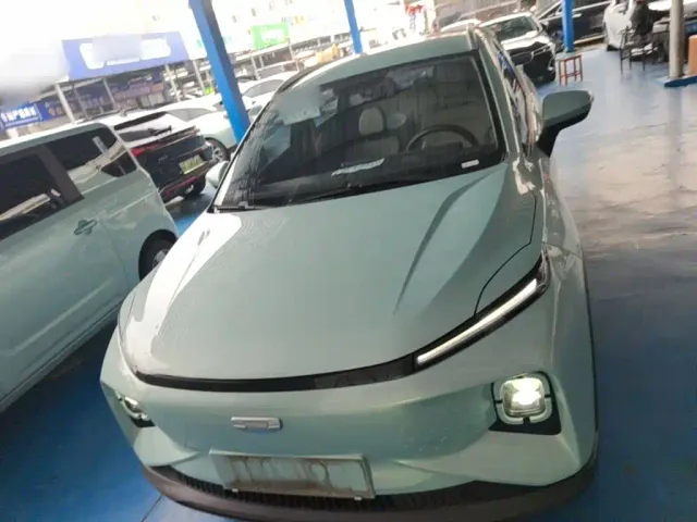 Geely Geometry E Firefly — Фото автомобиля 2