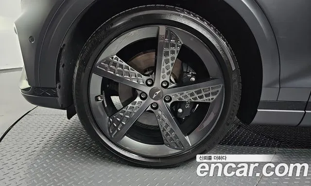 Genesis GV70 — Фото автомобиля 5
