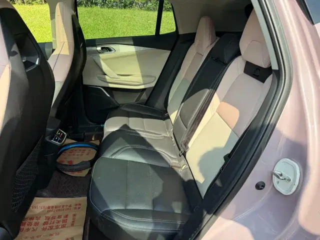Lynk & Co 06 — Фото автомобиля 12