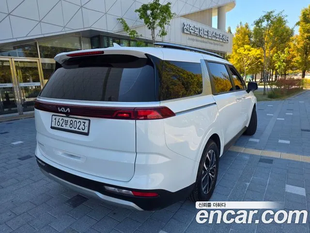 Kia Carnival Generation 4 — Фото автомобиля 6