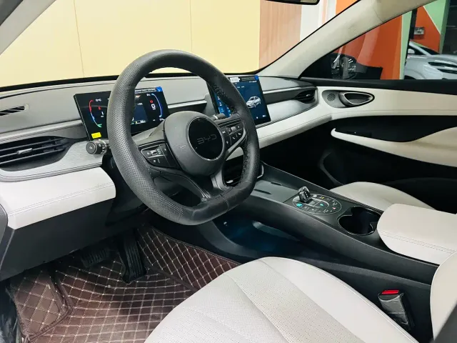 BYD Seal 05 DM-i — Фото автомобиля 11